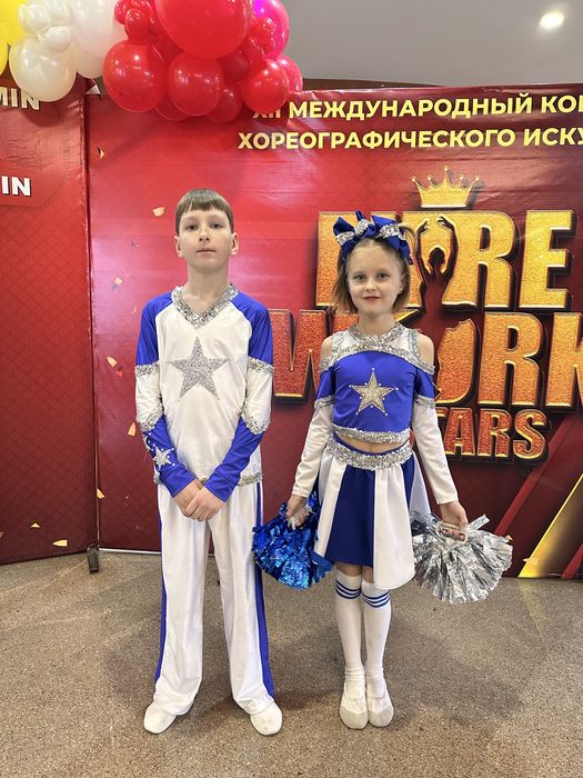 Два танцевальных костюма 8 и 10 лет