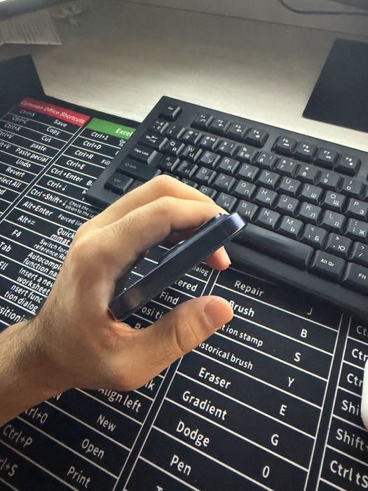 IPhone 15 pro, blue titanium