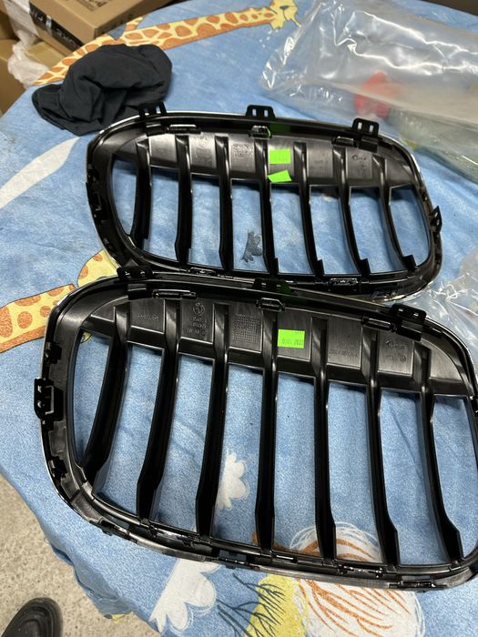 Grilă stânga bară față bmw x1.f48.cod:7354823.