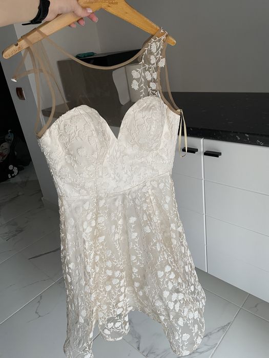 Vand rochie de cununie , in stare impecabila