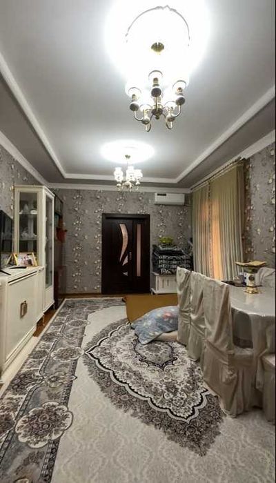 Продается дом 5,6 соток в центре города.