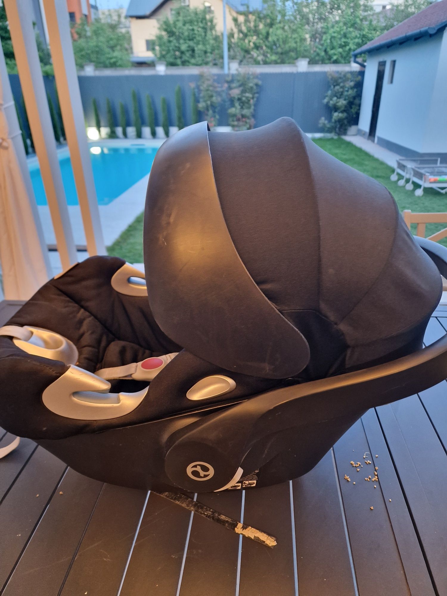 Scoica auto Cybex Aton Q negru cu husa vara cadou