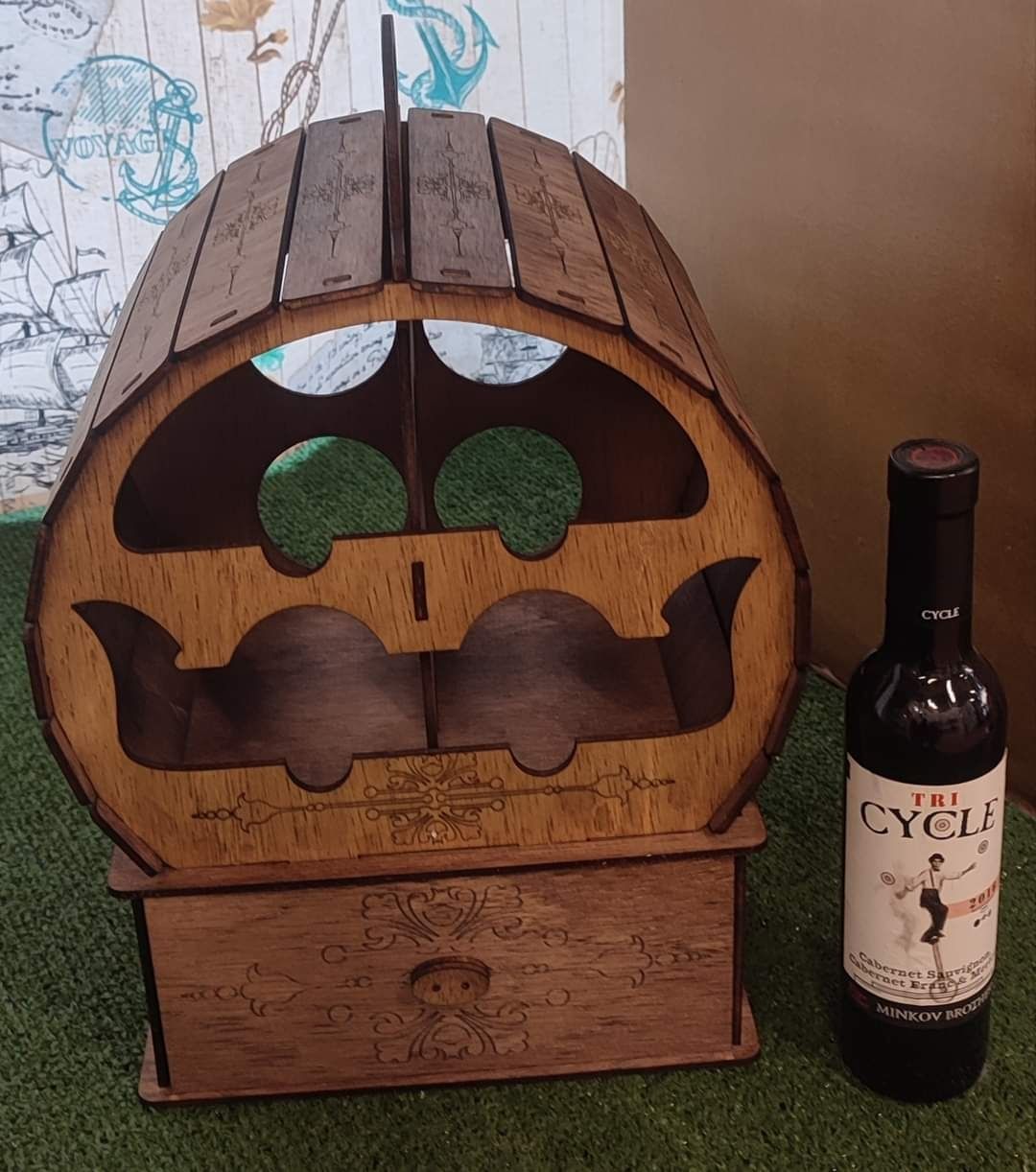 Ръчно изработена дървена мини-бар бъчва за 4бр.малки бутилки вино