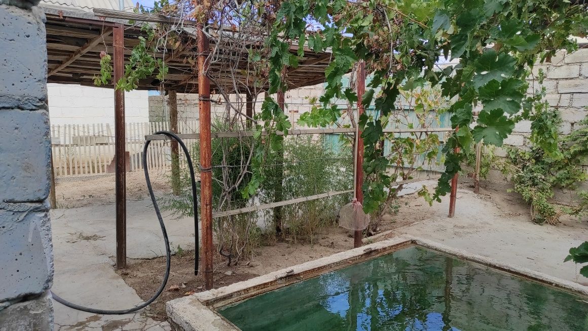 Zalatinkada dacha sotiladi gaz svet suv bor xamma sharoit mavjud