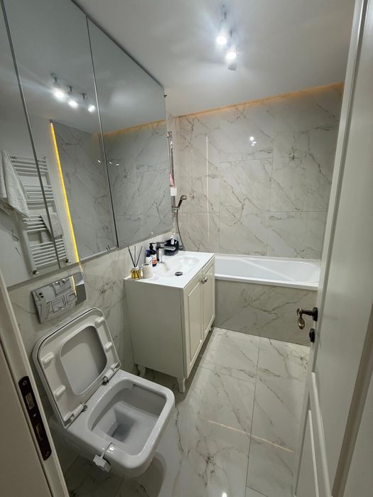 Vand apartament 4 camere