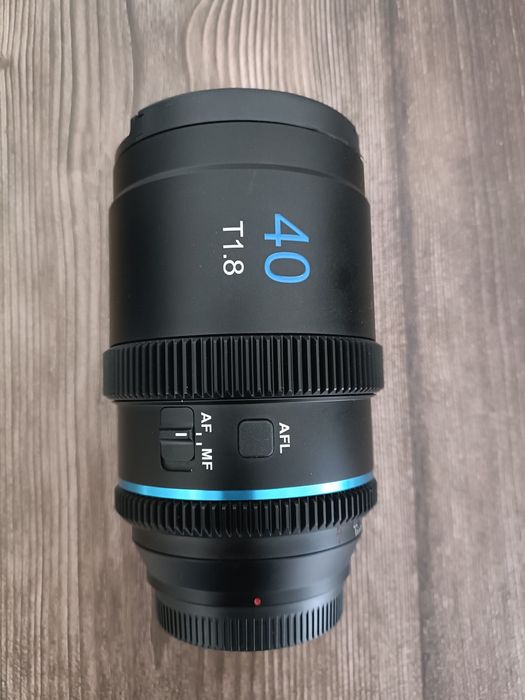 Sirui 40mm t1.8 1.33x E Mount Nou