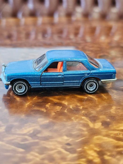 Метална колекционерска количка Mercedes Benz 500 SE