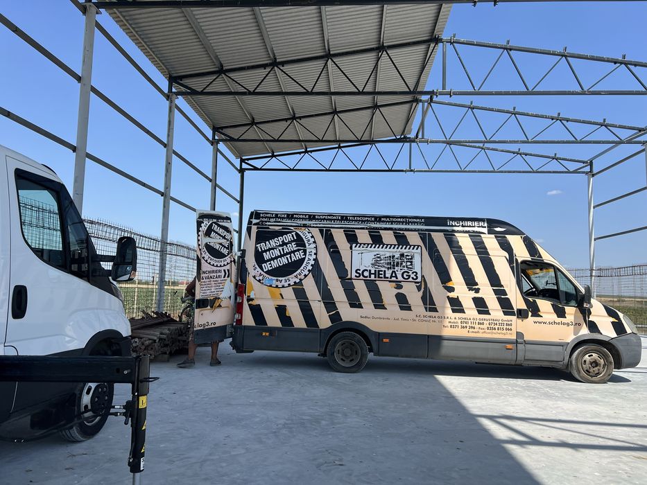 Transport Profesionist platforma cu macara si microbuz.