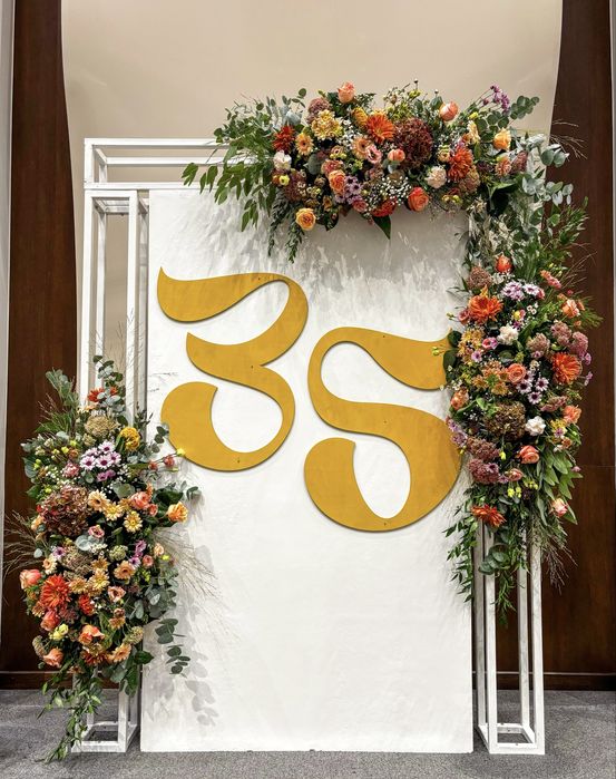 Inchiriez decor customizabil pentru evenimente