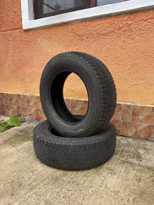 Vând cauciucuri bridgestone