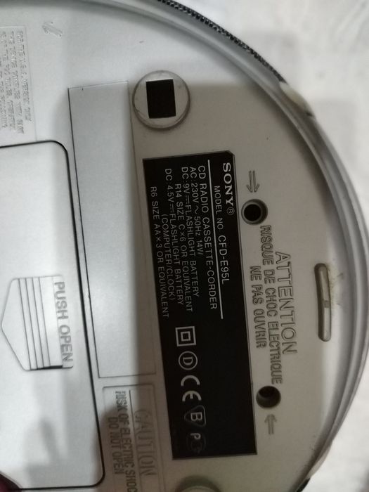 Продаётся оригинал  б/у магнитофон "Sony'