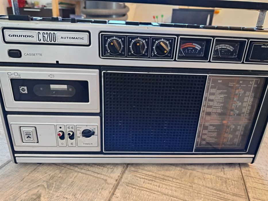 Radio casetofon Grunding