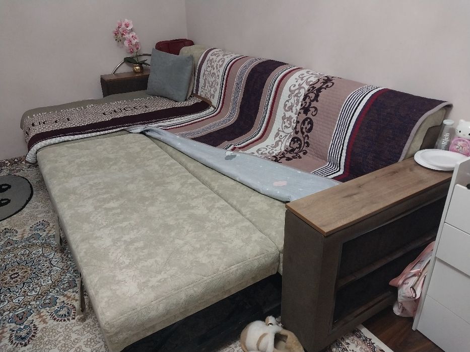 Диван уголок  раскладной .