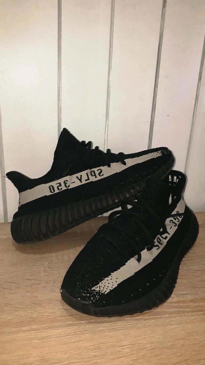 Adidas Yeezy 350 v2 Oreo 43