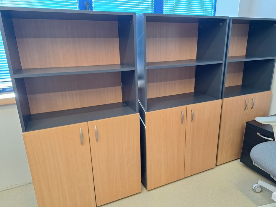 Шкафове (офис обзавеждане)