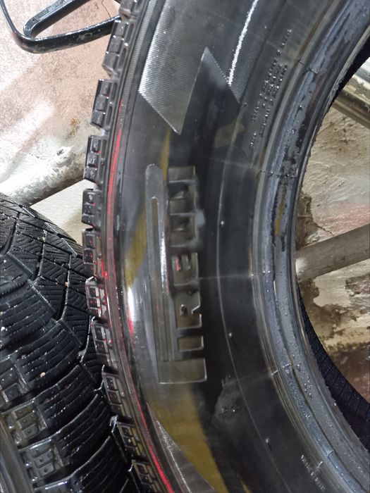 Зимние шины PIRELLI липучки 235/65/18