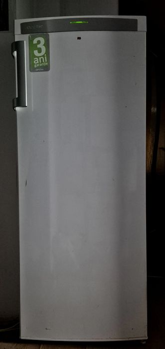 Congelator Arctic vertical 6 sertare – funcționează perfect