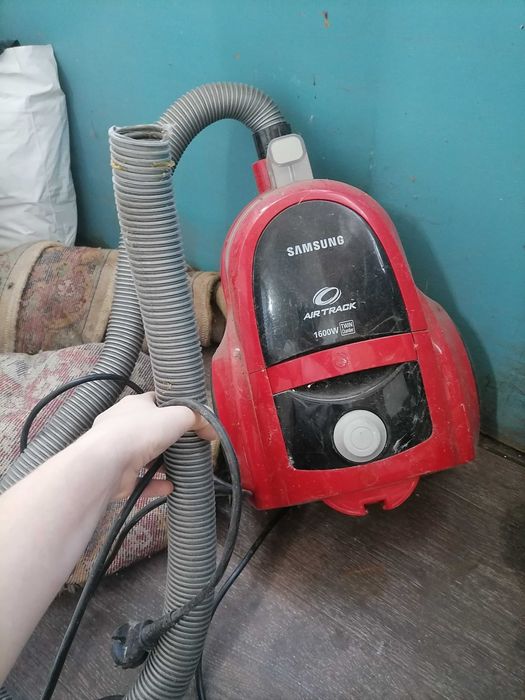 Продам Пылесосы бу