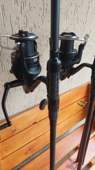 Set crap, nou: 2x daiwa24 vertice 35, 2 x delphin paranoya 10ft +hus