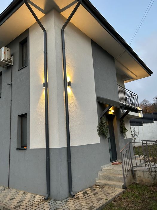 Proprietar vând casa,intabulata,mobilata si utilata.