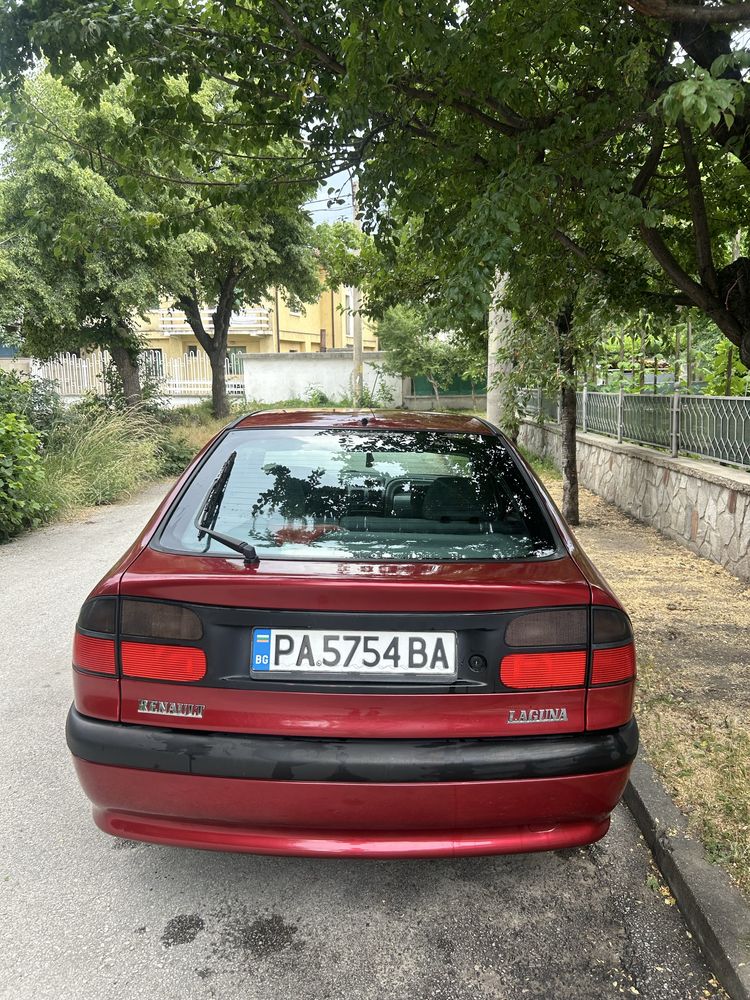 Продавам Renault Laguna