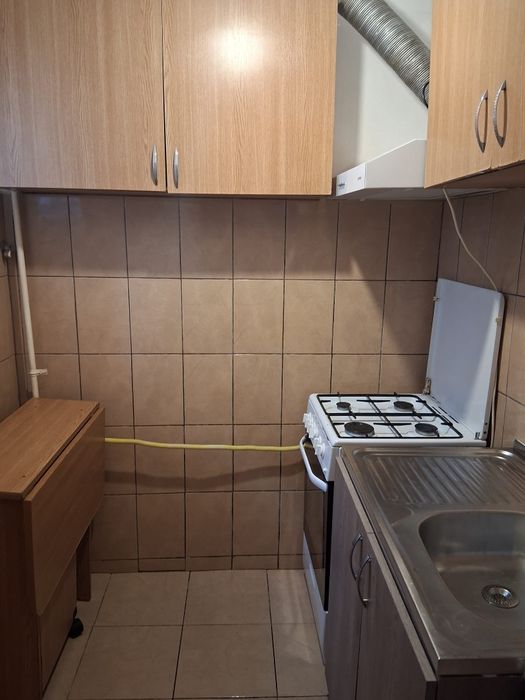 Închiriez apartament zona petrisor