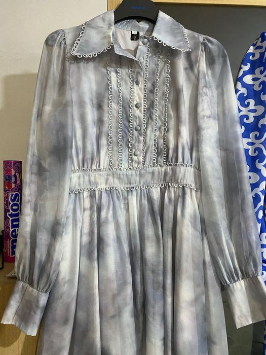 Б/У платья, использованы 1 раз , каждая по 26.000 покупала