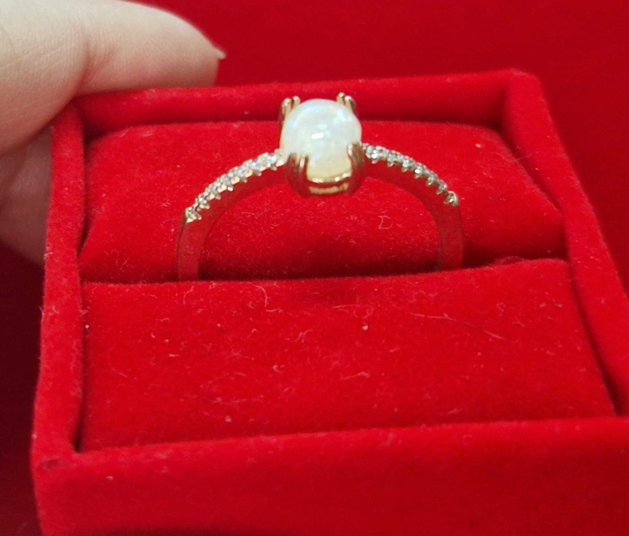 GR78, inel placat cu aur 14k, ideal logodna, zirconii si imitatie opal