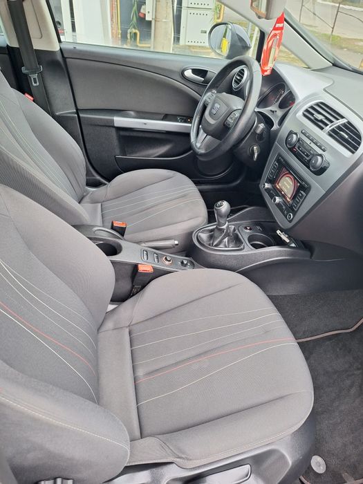 Seat Leon Model 2012 motor 1.4l benzina, euro5, navi, clima, senzori