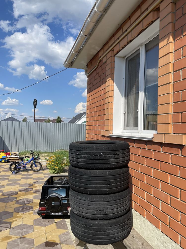 Продам шины 235/45/18