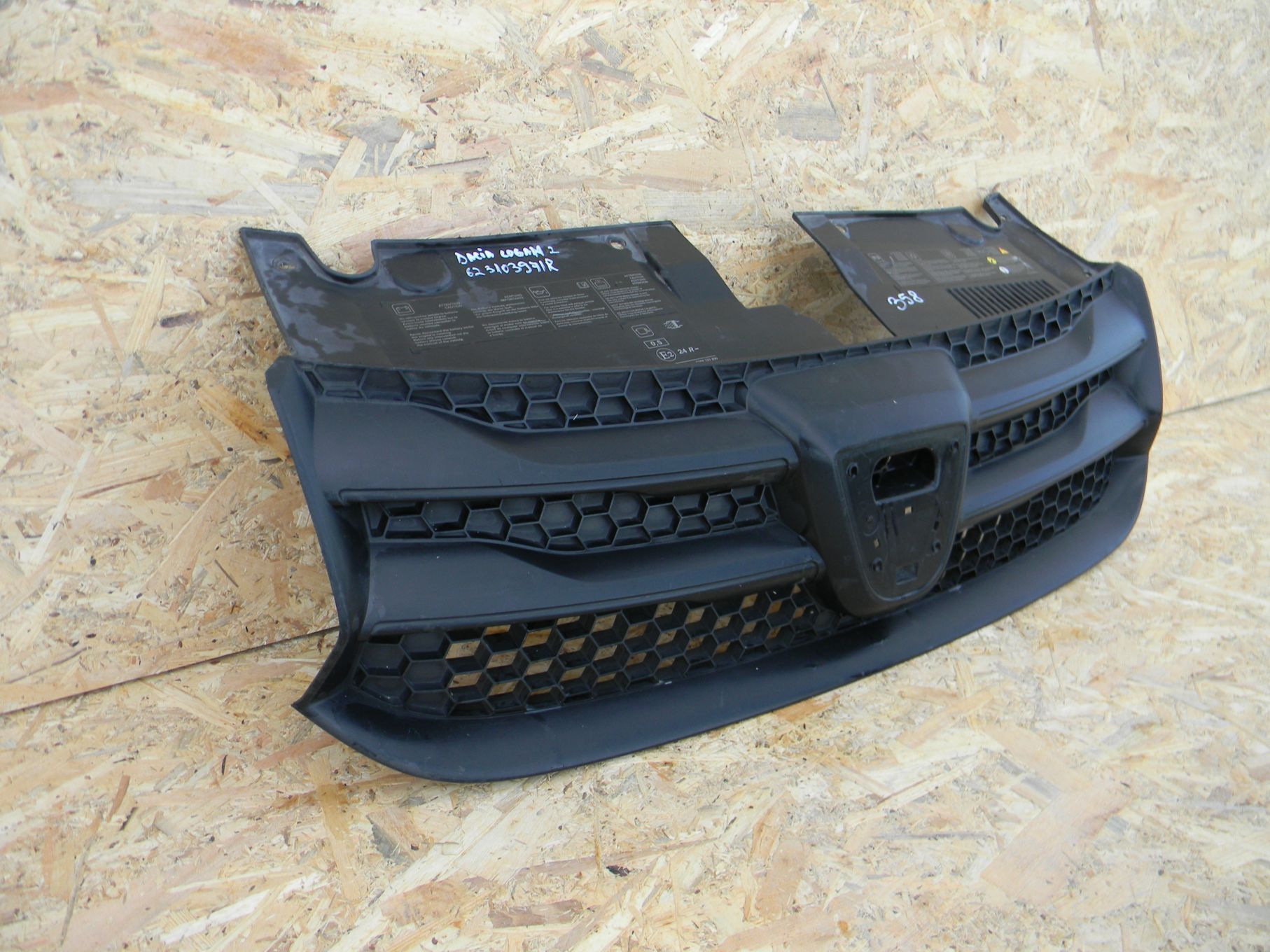 Grila radiator Dacia Logan 2, 2013, 2014, 2015, 2016, 623103971R.