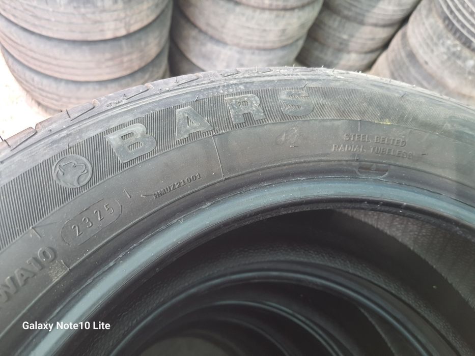 Шина Треккер родной 17