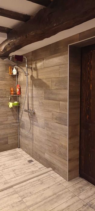 Продавам масивна къща