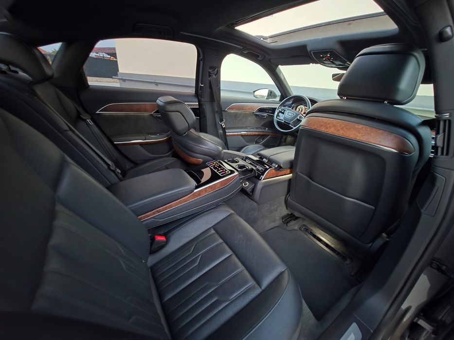 Audi A8 5.0d mile Hibrid recent adus Germania