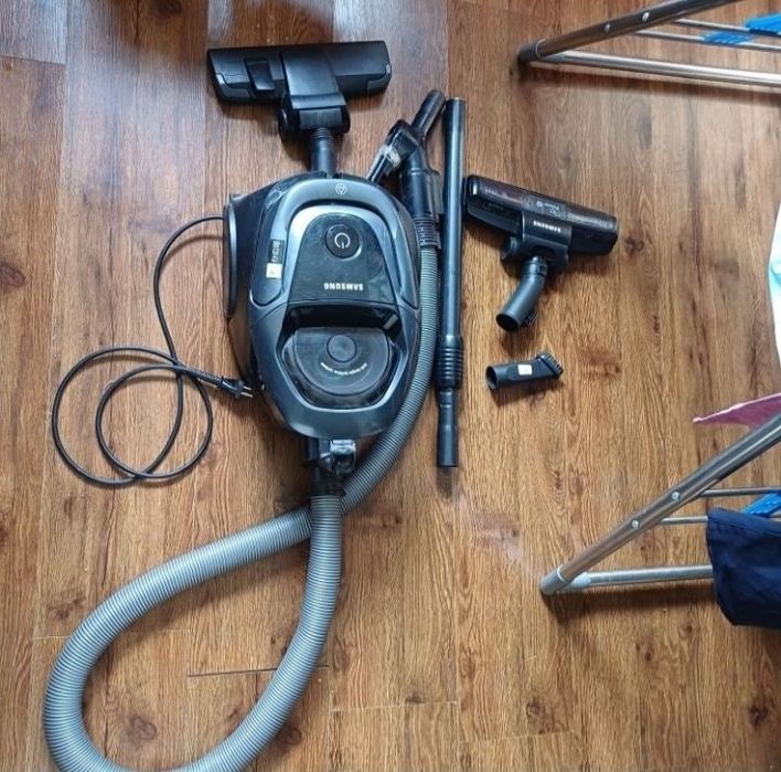 Продаётся пылесос Самсунг