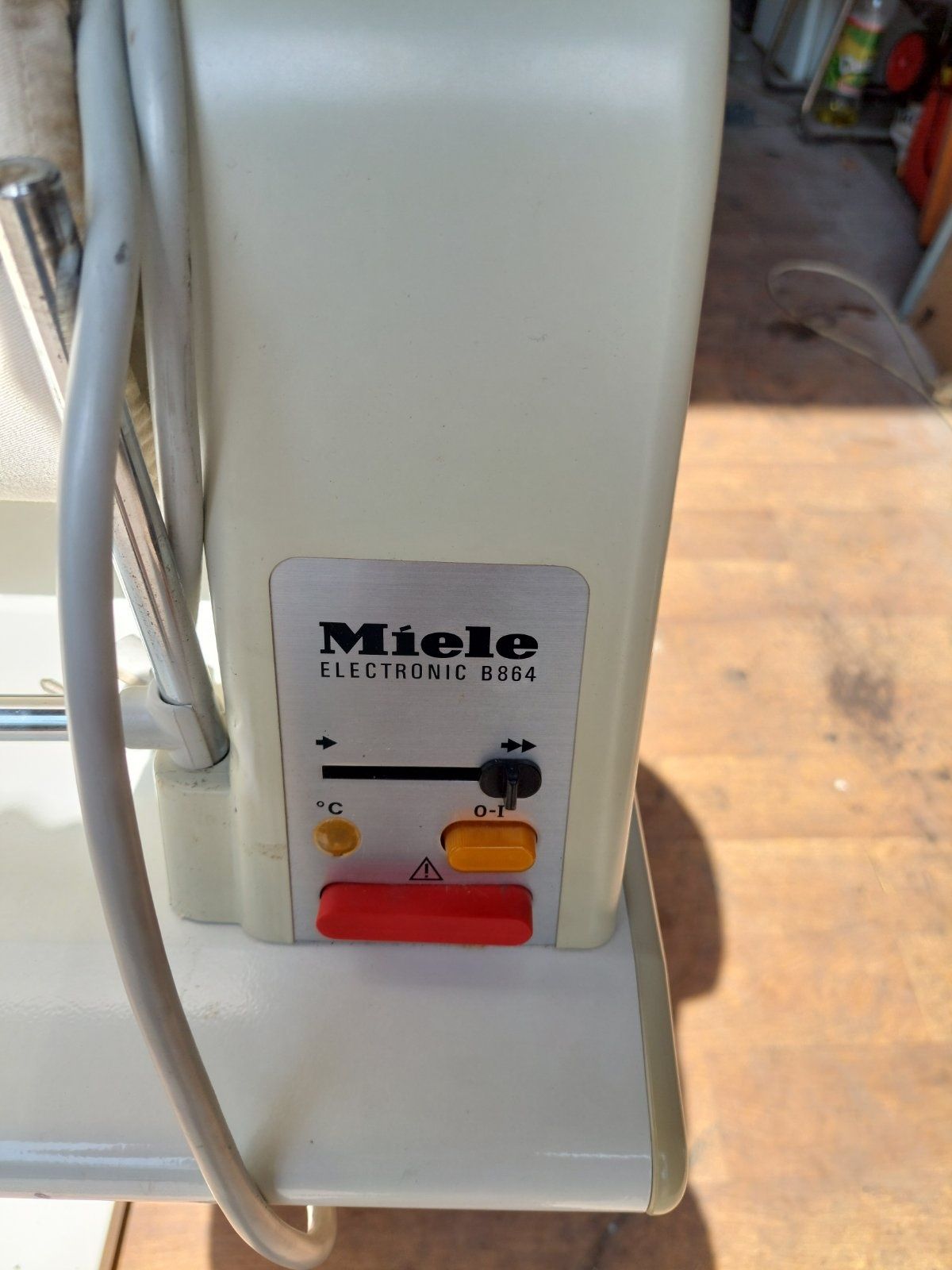 Гладачна машина Miele