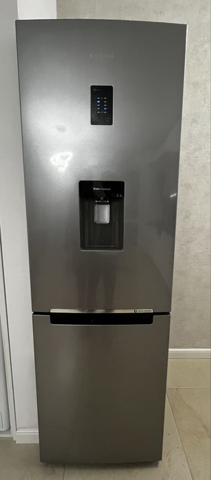vand frigider Samsung
