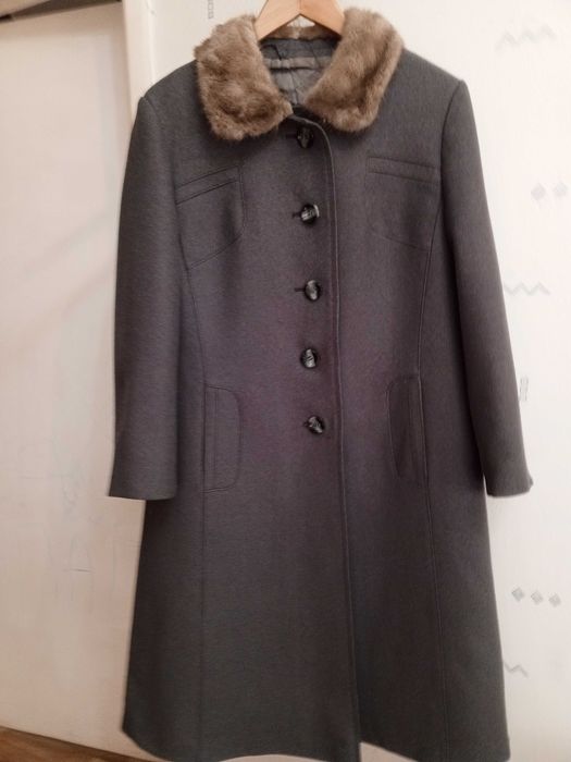 Пальто серое бельгийское размер 50
