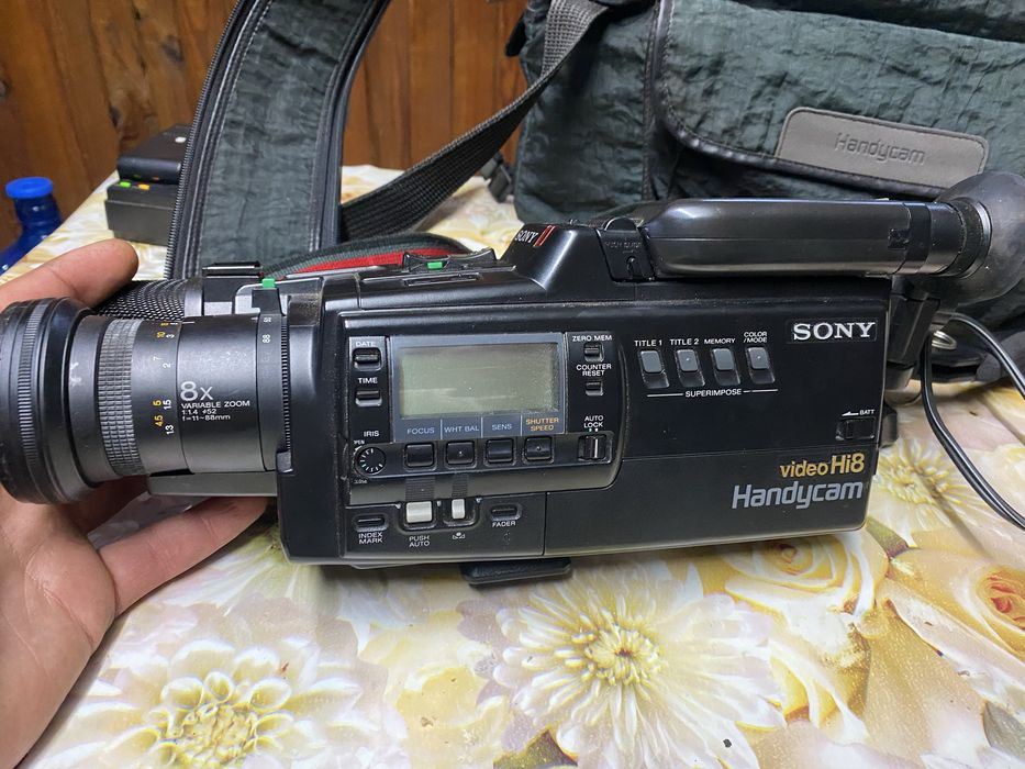 Камера Sony Handycam HI8