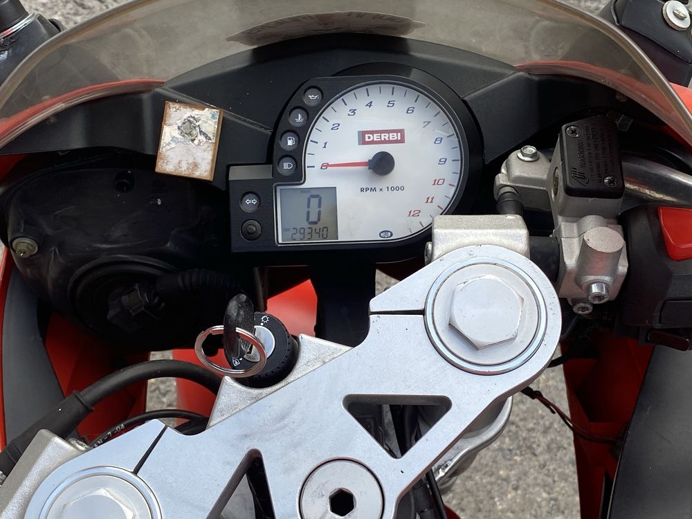 Derbi gpr50 мотоциклет