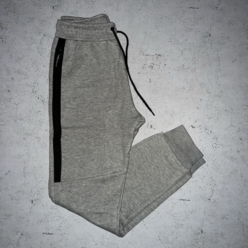 Nike Tech Fleece Bottom XL размер