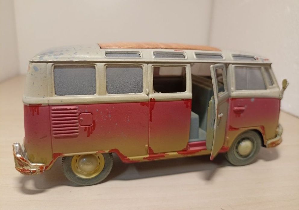 VW samba 
Scara 1:25
Maisto

Pozele reflectă realitatea. Se vinde exac
