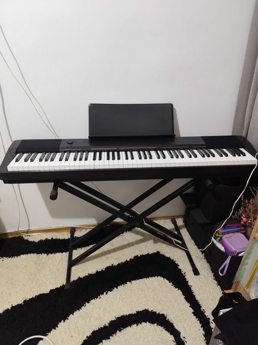 Vând pian Casio digital în stare perfectă