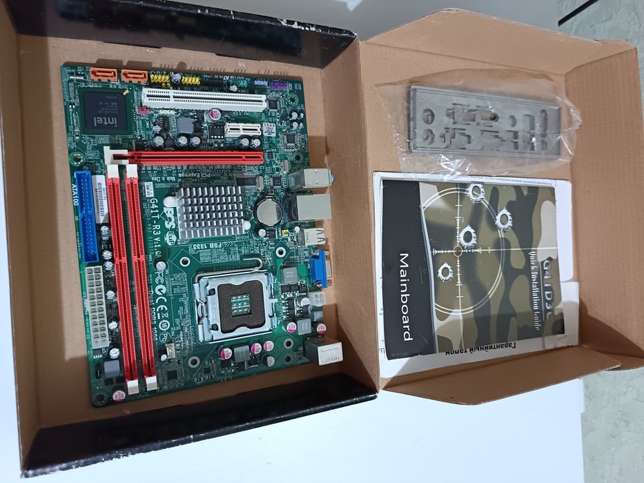 Клавиатура, беспроводная мышка, материнская плата