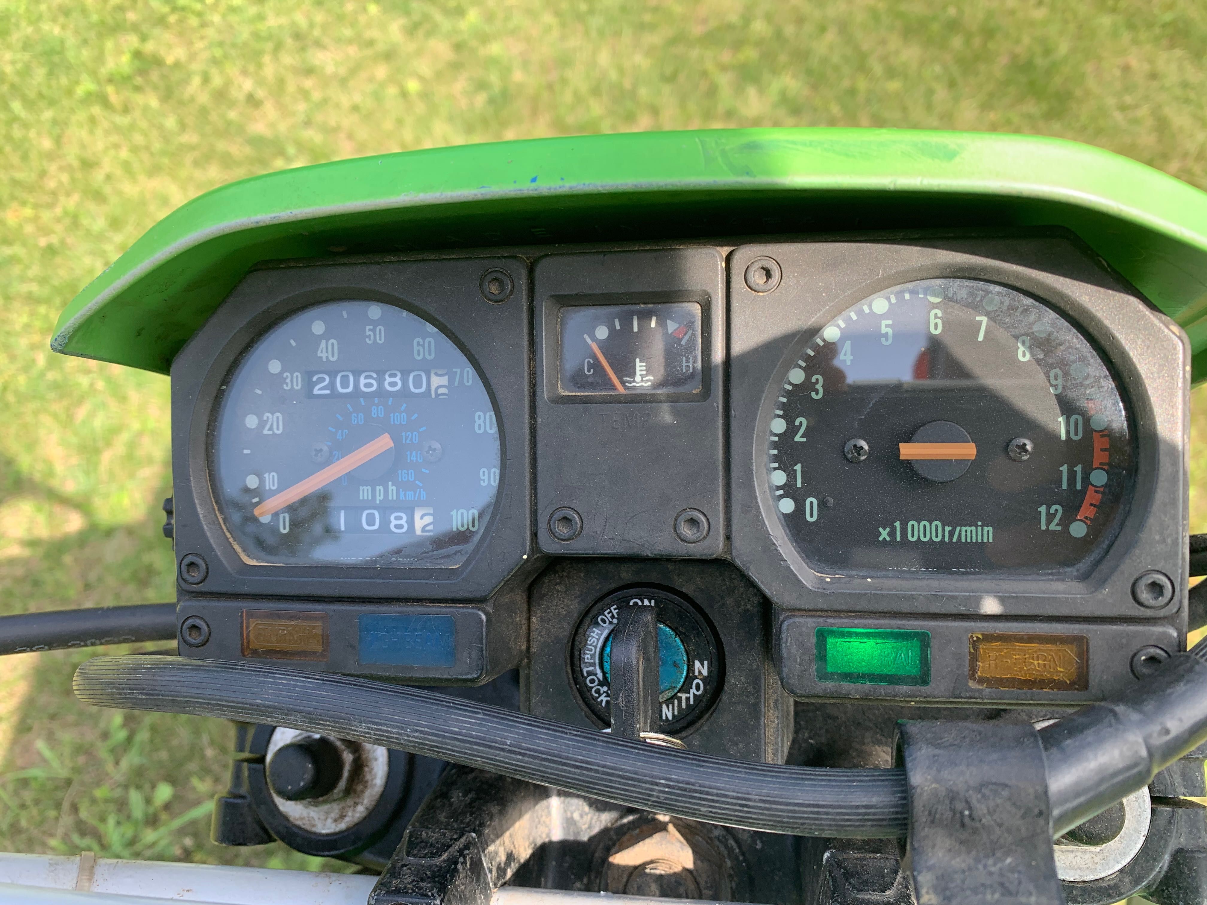 Продавам Kawasaki klr250