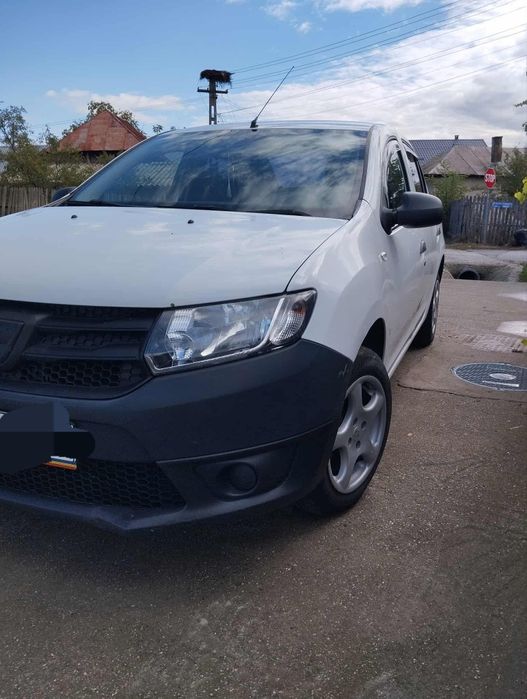 Vând Dacia logan