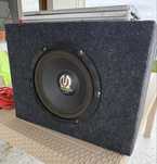 Subwoofer si amplificator