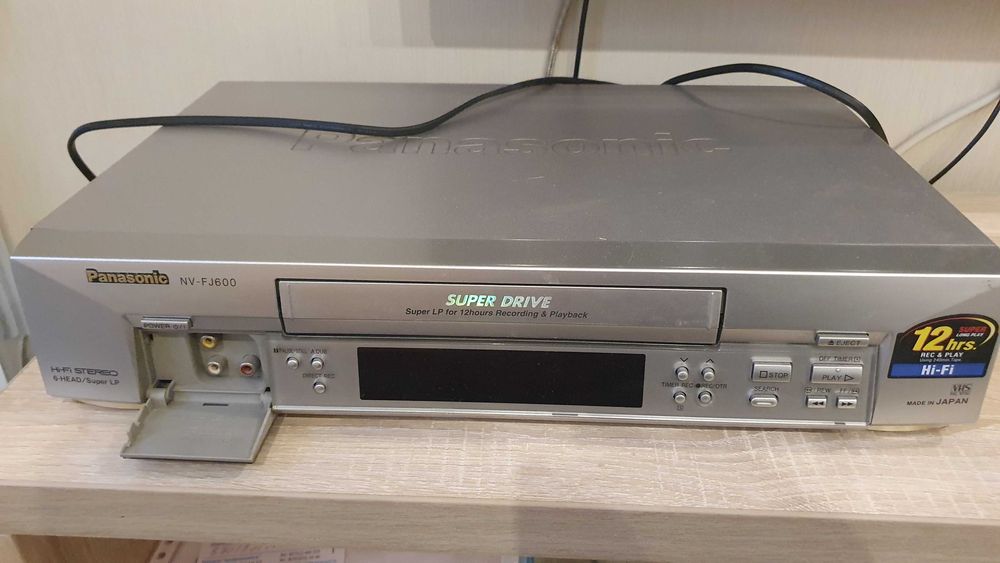 Продам видеомагнитофон Panasonic