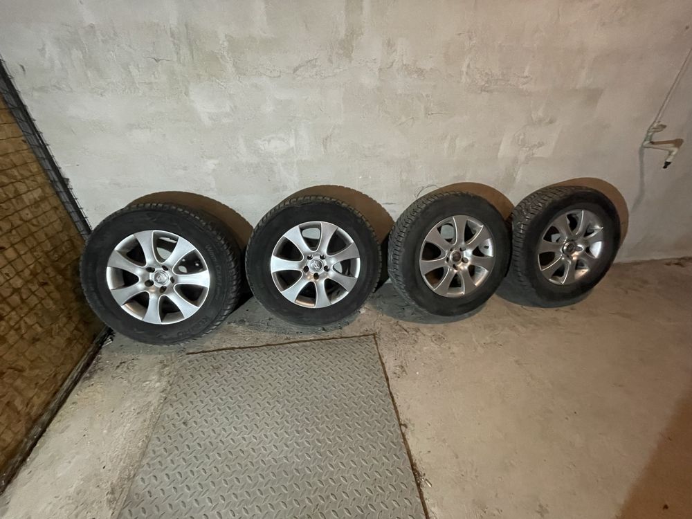 Гуми с джанти, зимни - 235/65 R17