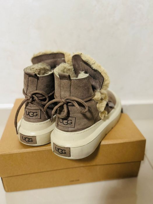 Ghete UGG in cutie